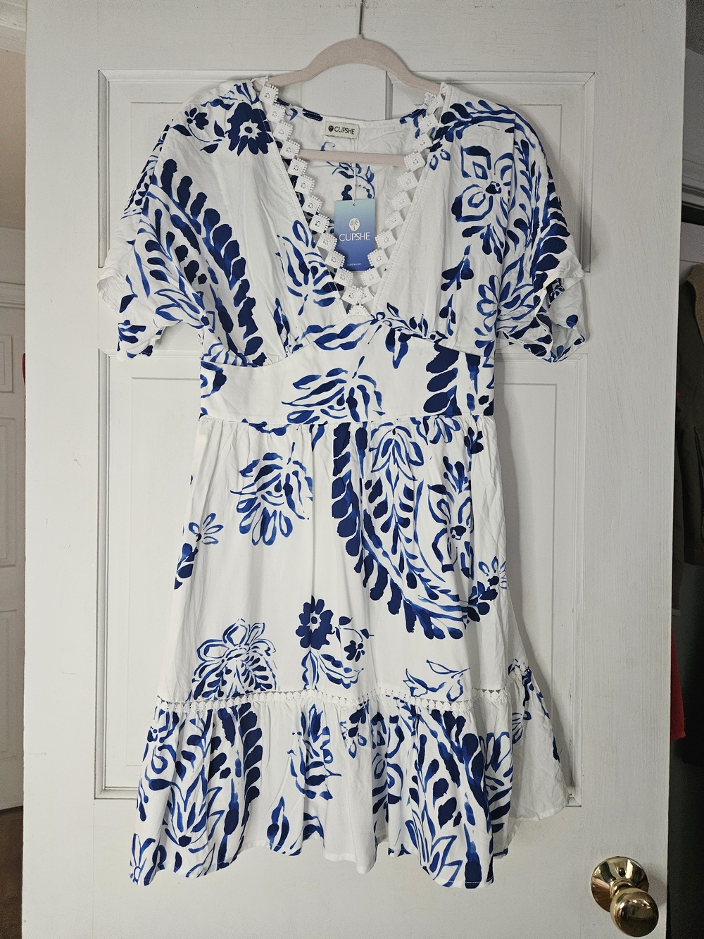 Cupshe White & Blue Floral V-Neck Tiered Mini Dress Vacation P349